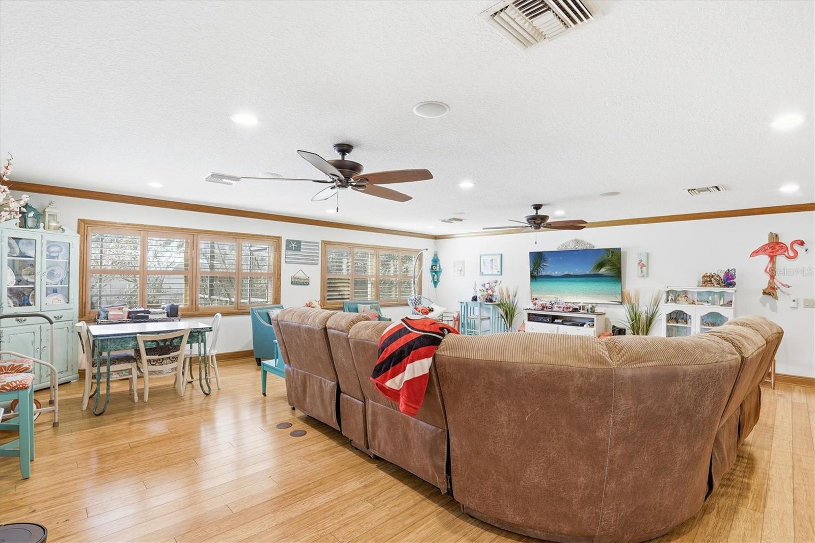 Image 10 of 45 For 807 Russell Drive