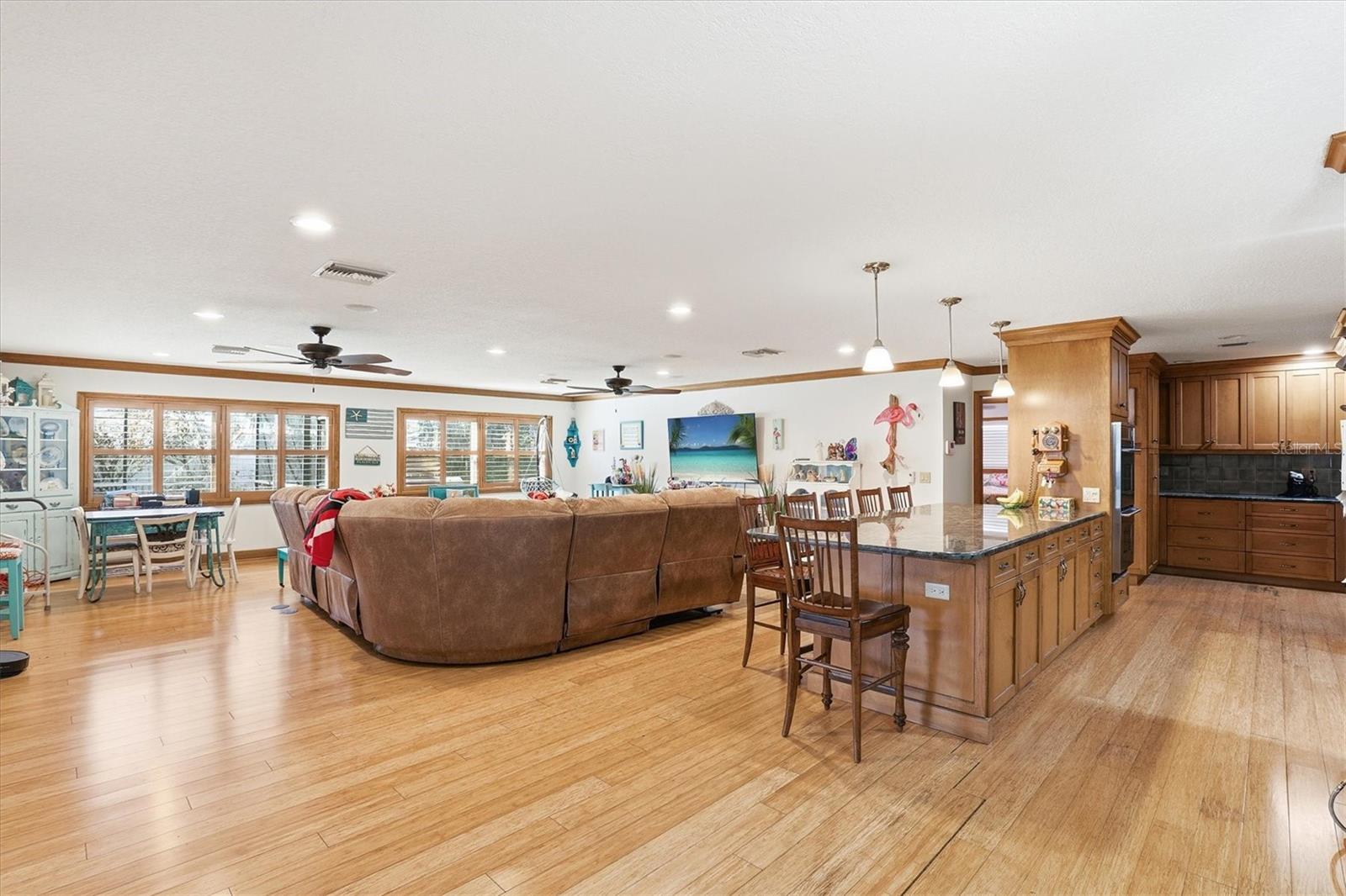 Image 12 of 45 For 807 Russell Drive