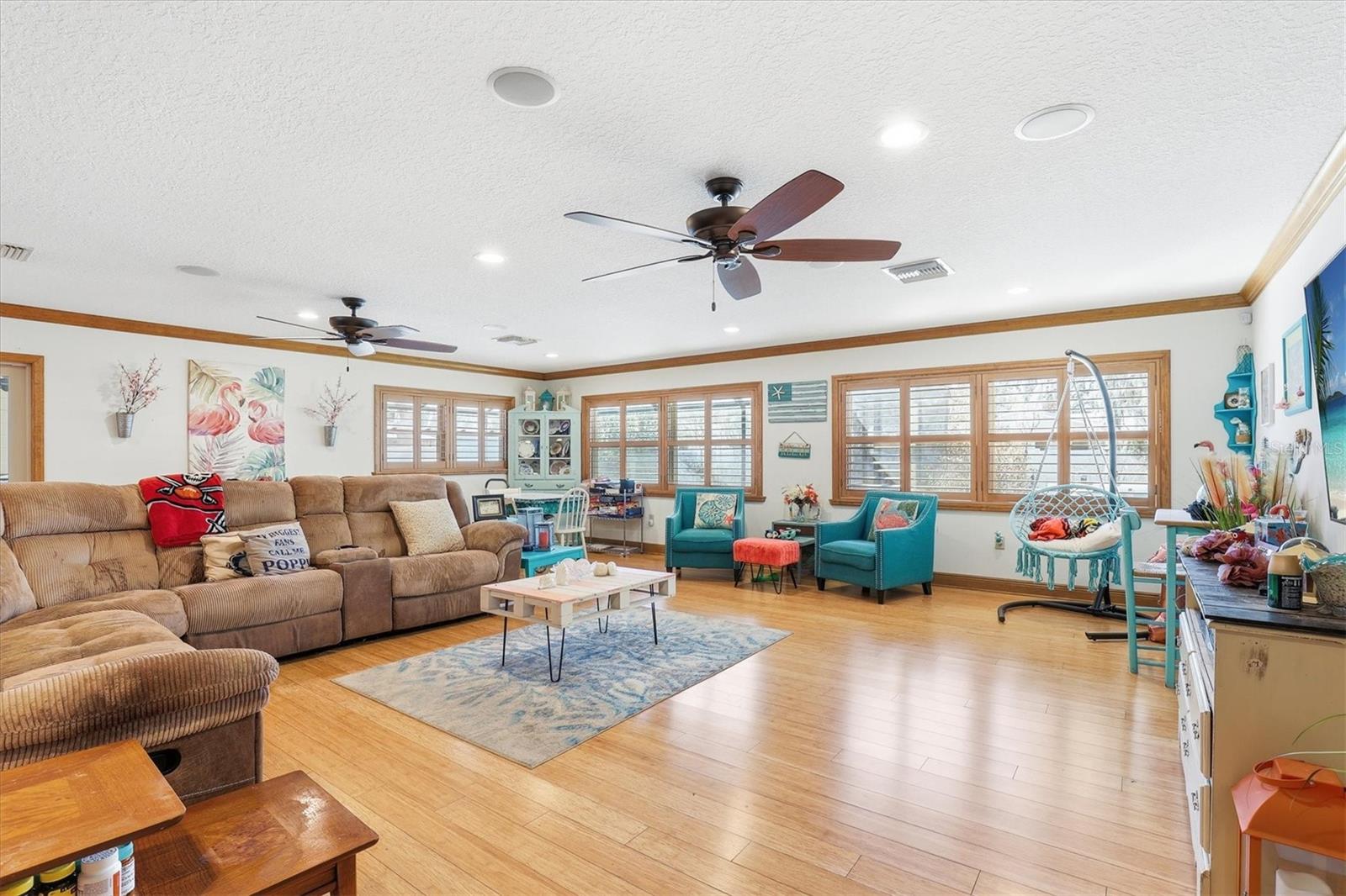 Image 13 of 45 For 807 Russell Drive