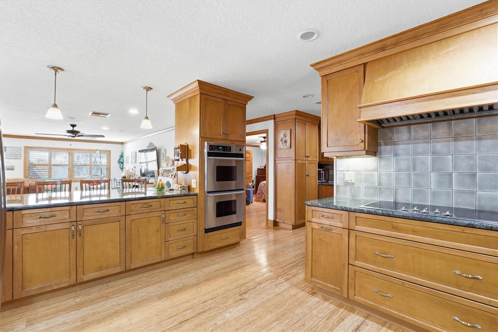 Image 18 of 45 For 807 Russell Drive