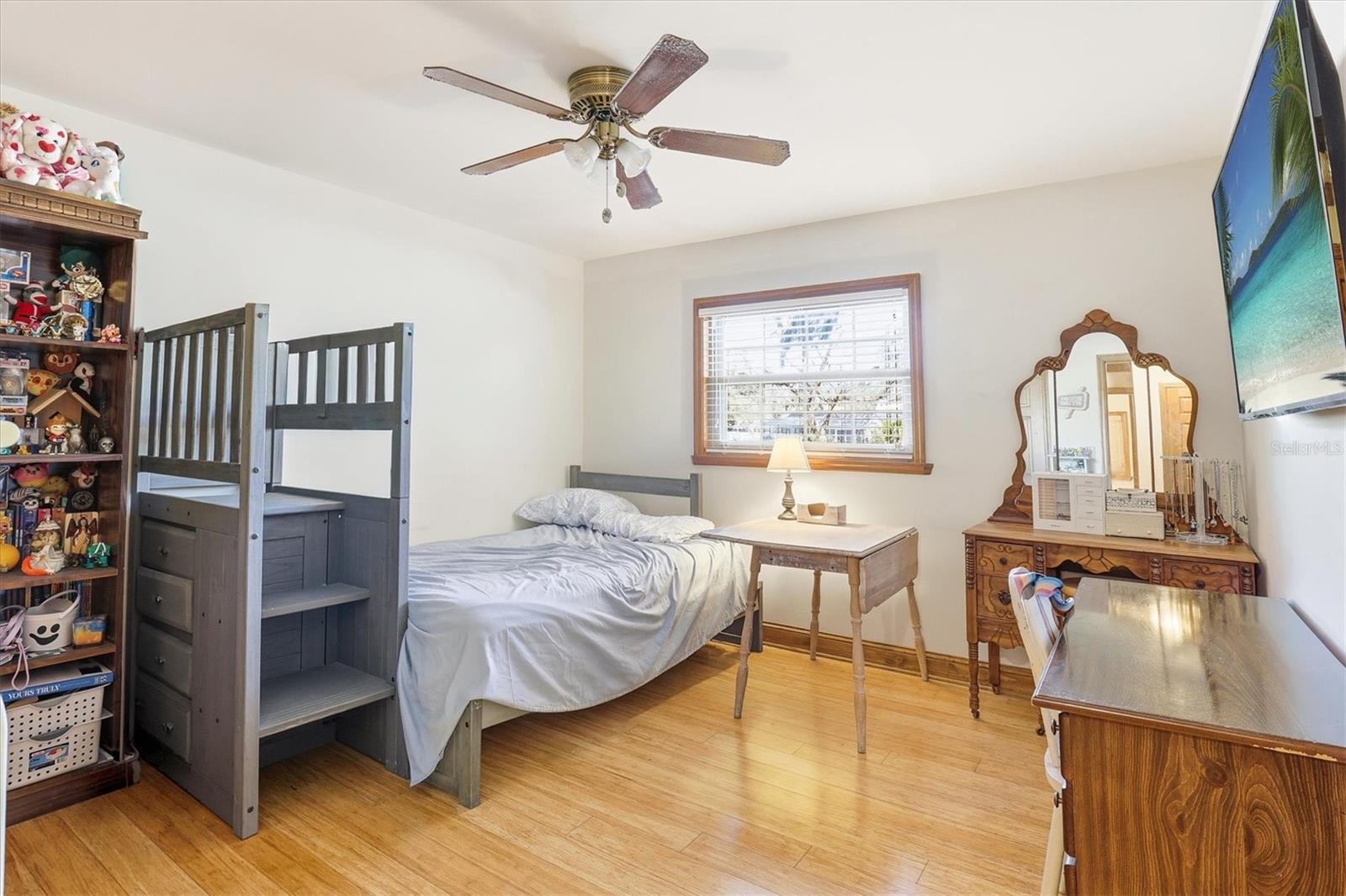 Image 22 of 45 For 807 Russell Drive