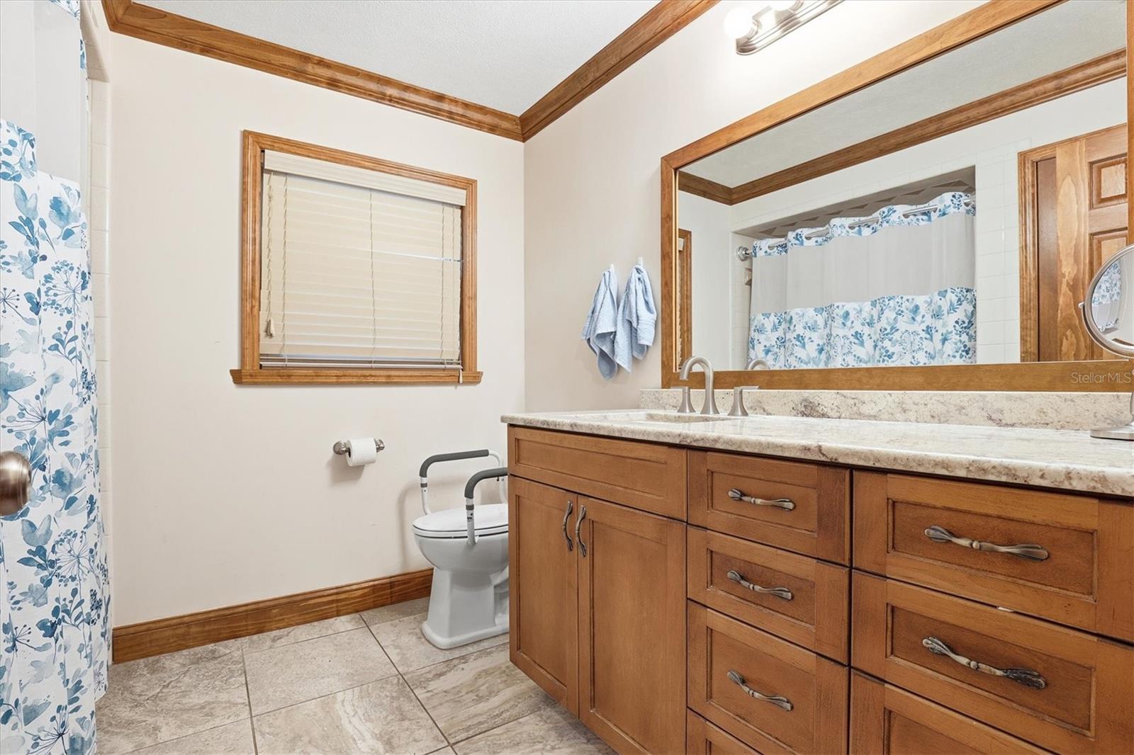 Image 26 of 45 For 807 Russell Drive