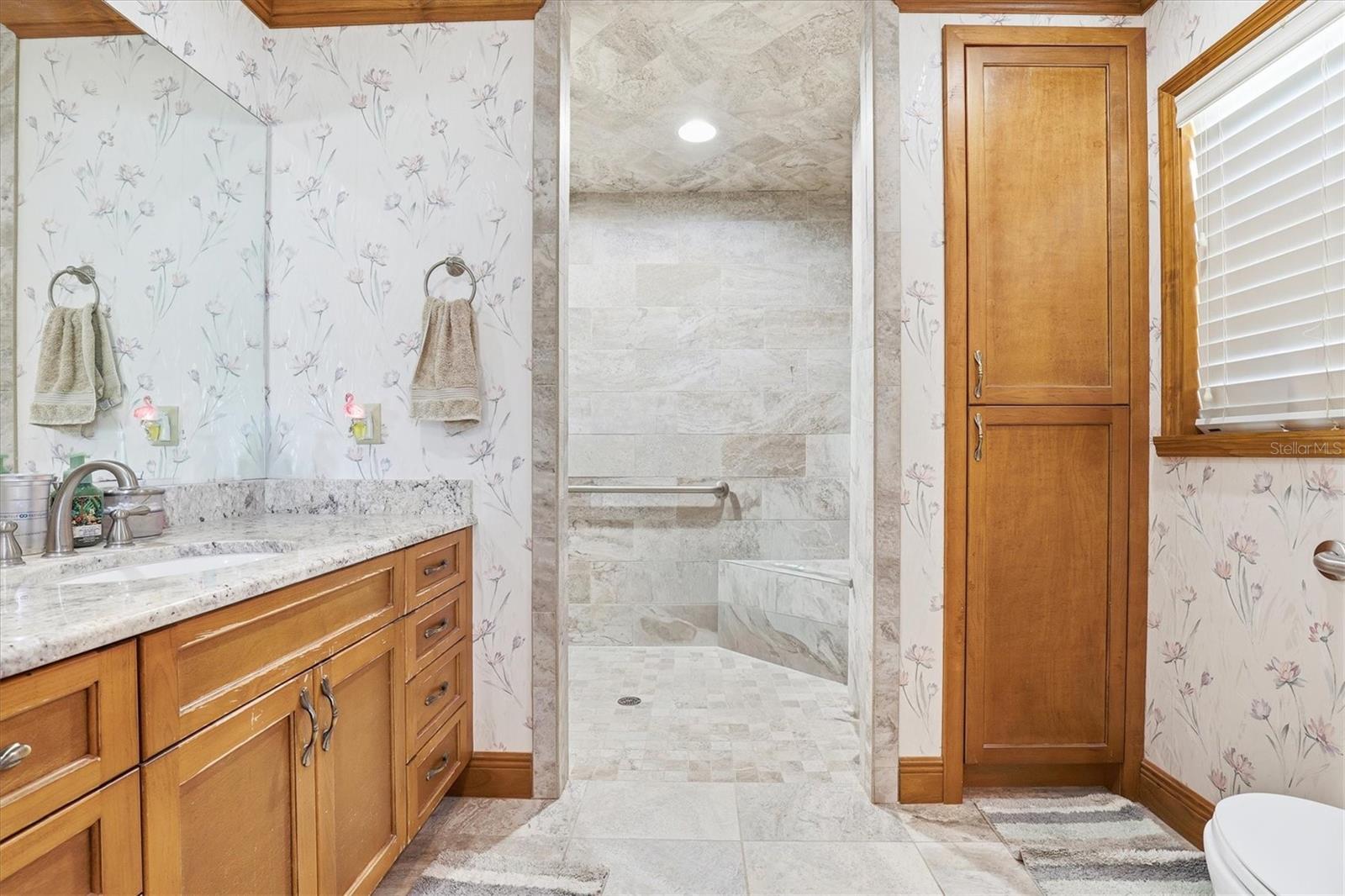 Image 31 of 45 For 807 Russell Drive