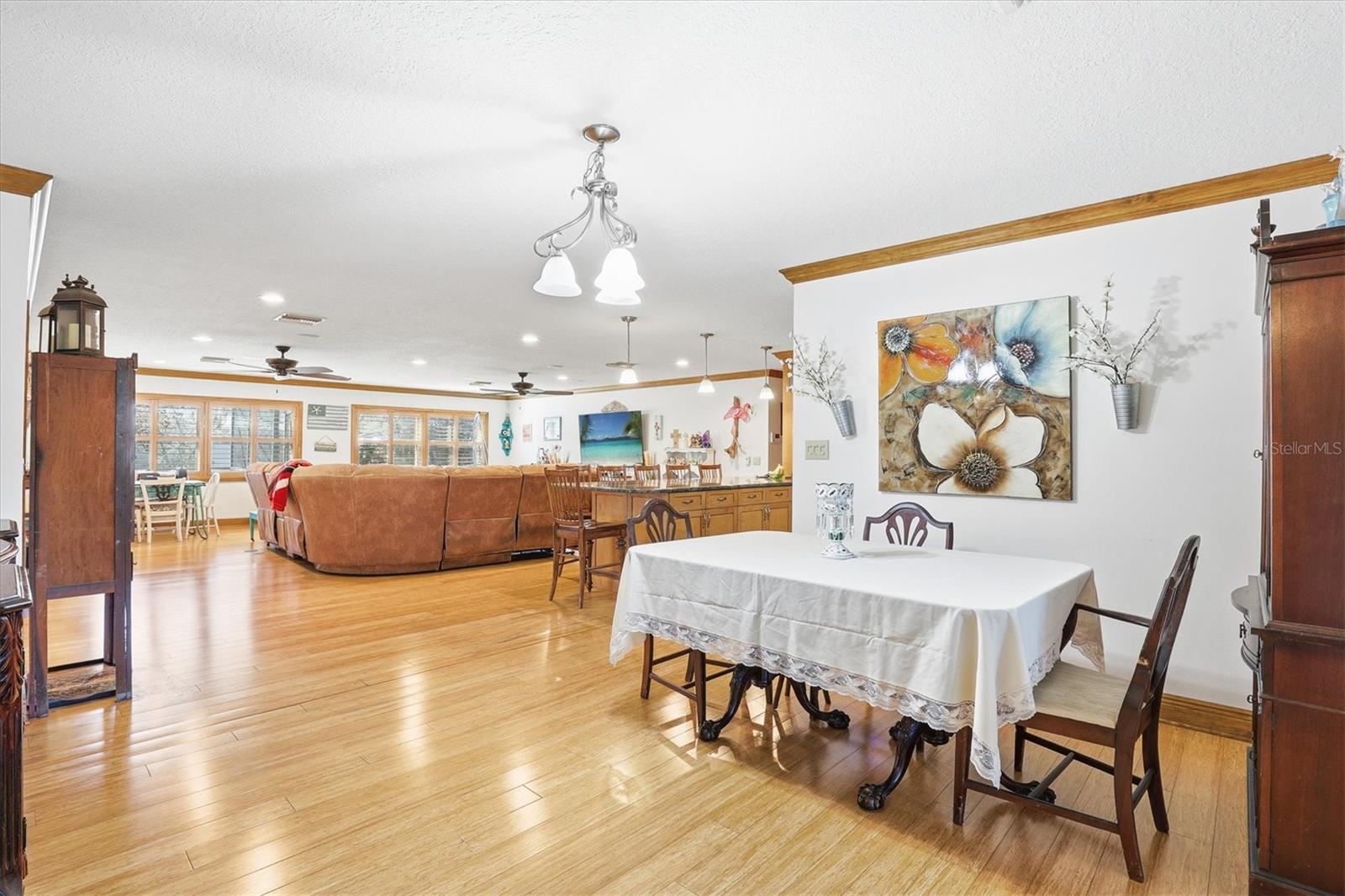 Image 6 of 45 For 807 Russell Drive