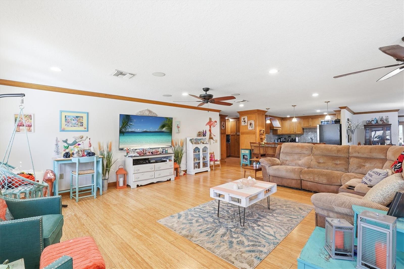 Image 9 of 45 For 807 Russell Drive