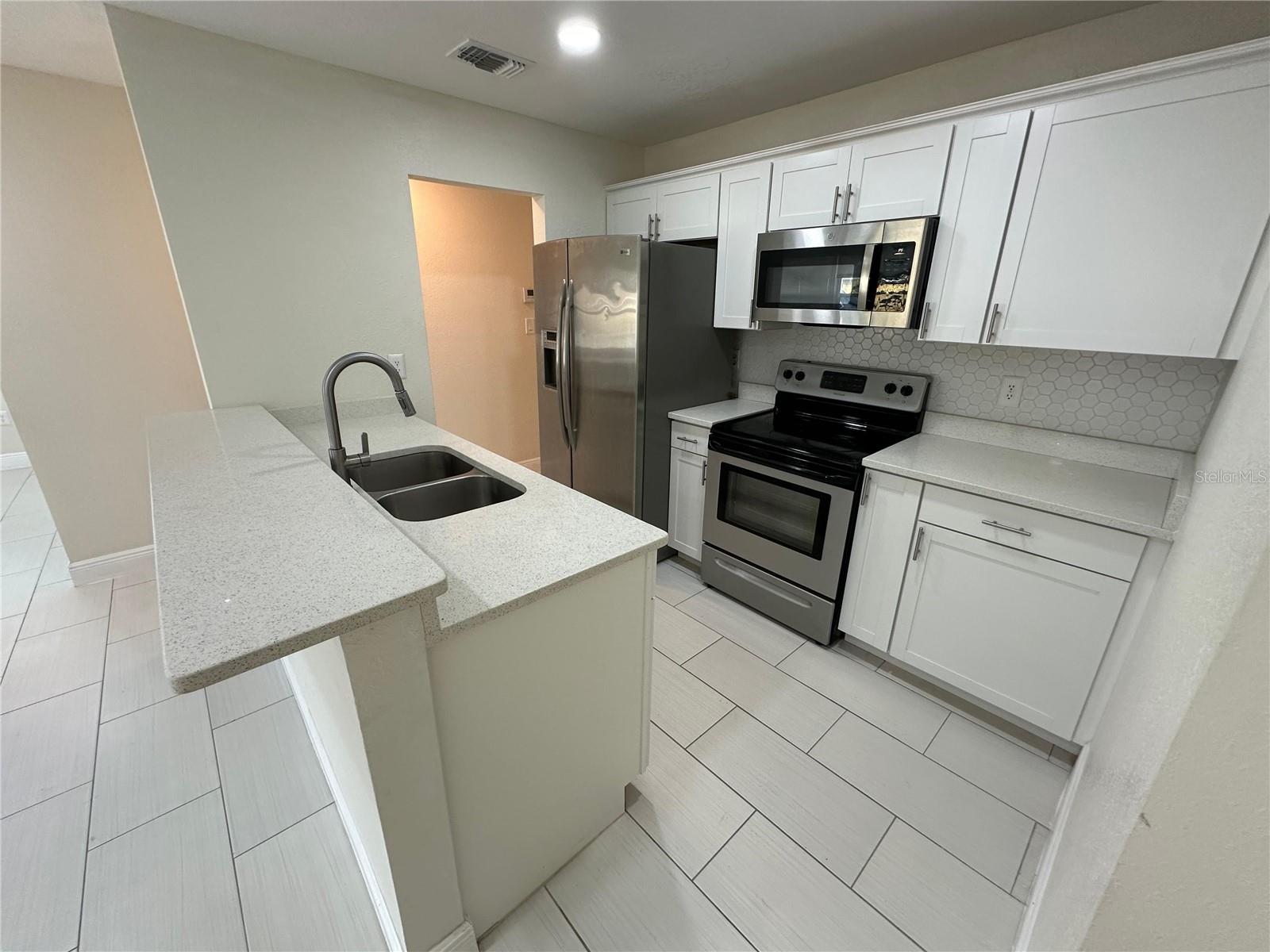 Image 10 of 28 For 4305 Henry Avenue