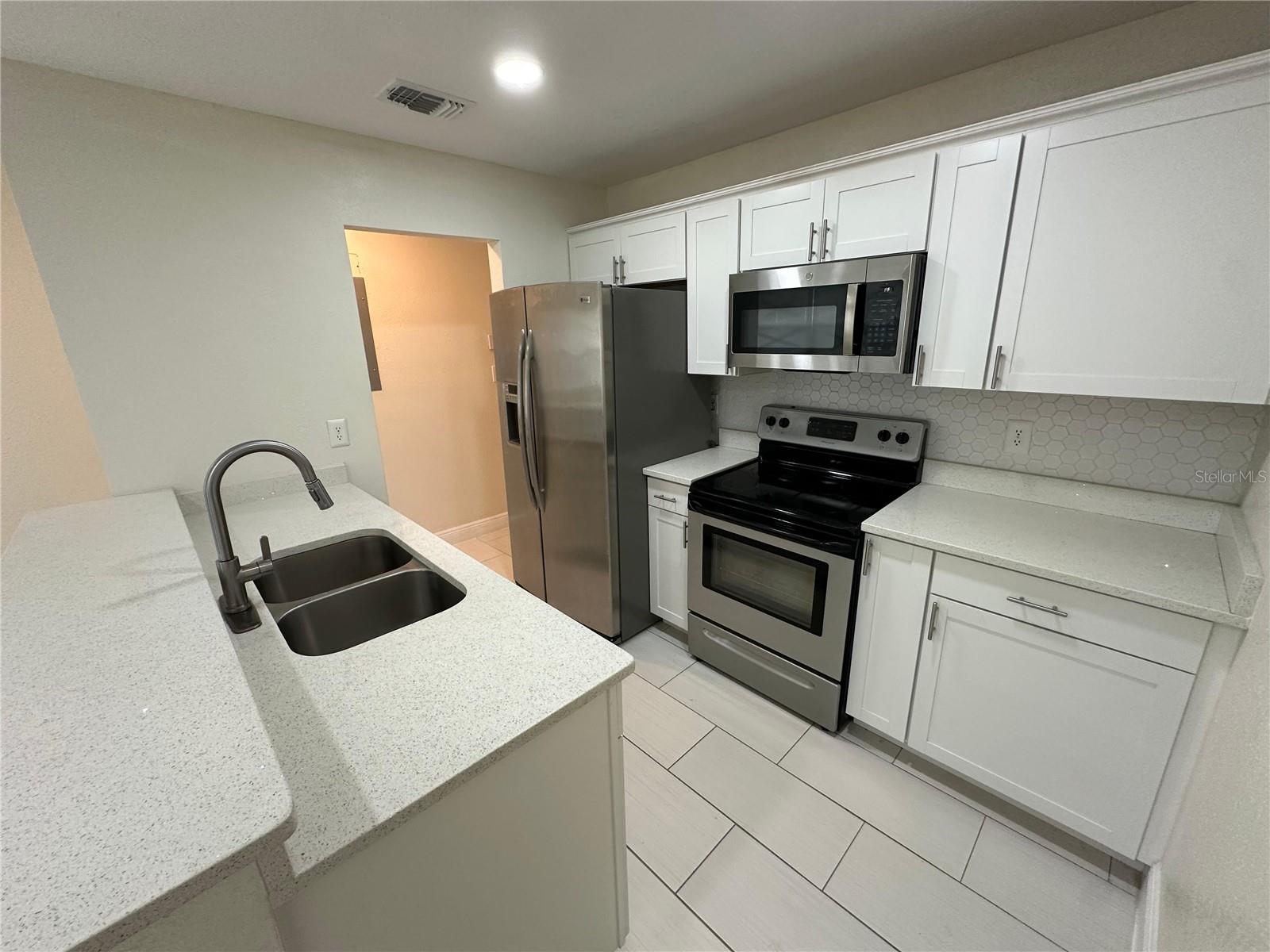 Image 11 of 28 For 4305 Henry Avenue