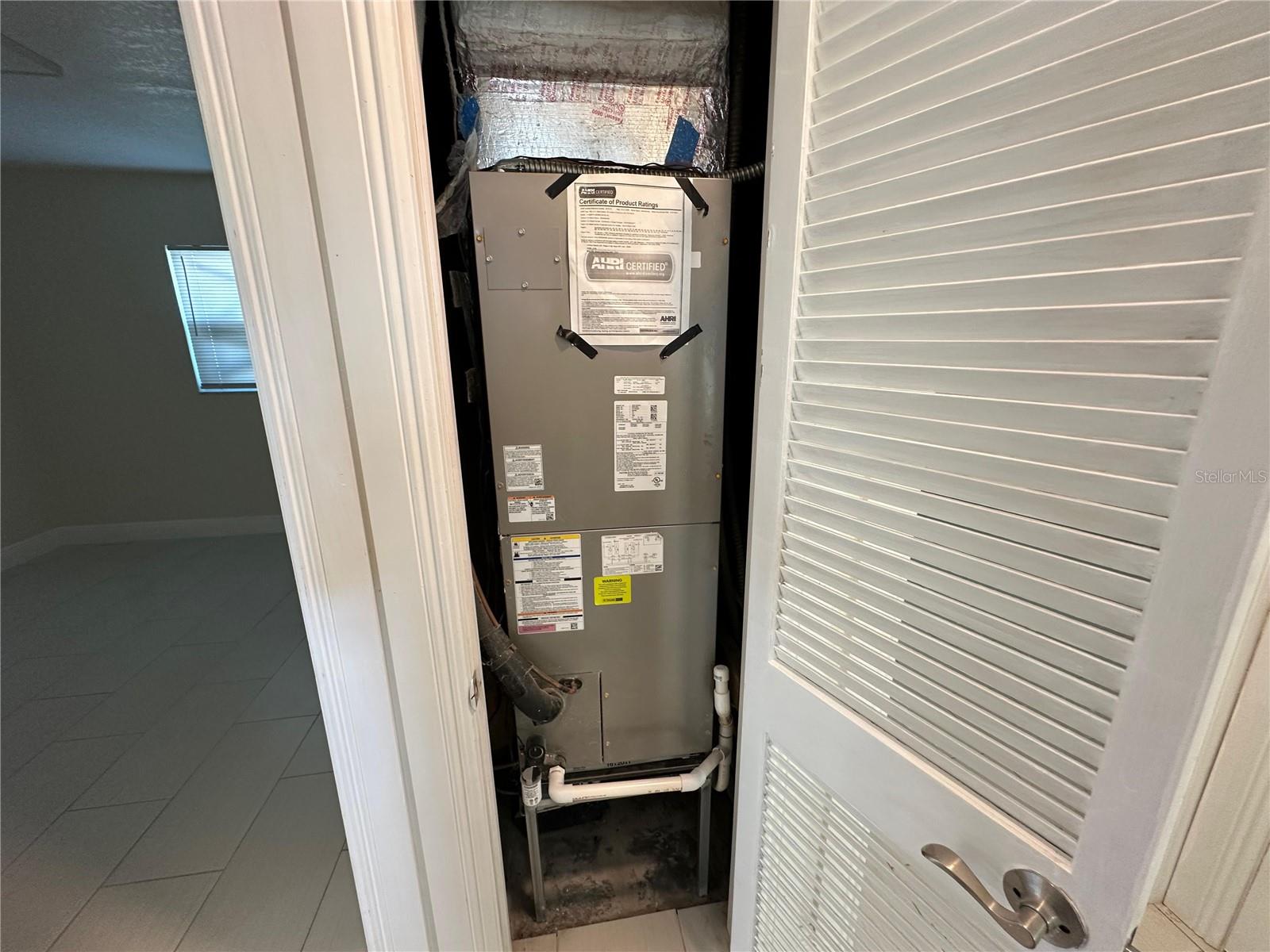 Image 13 of 28 For 4305 Henry Avenue