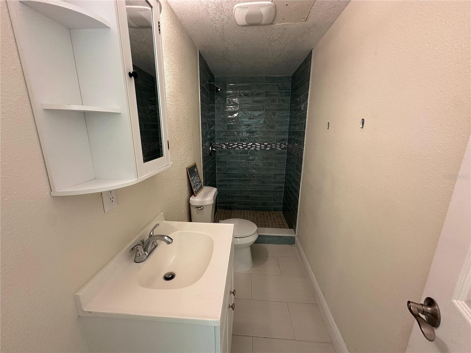 Image 17 of 28 For 4305 Henry Avenue