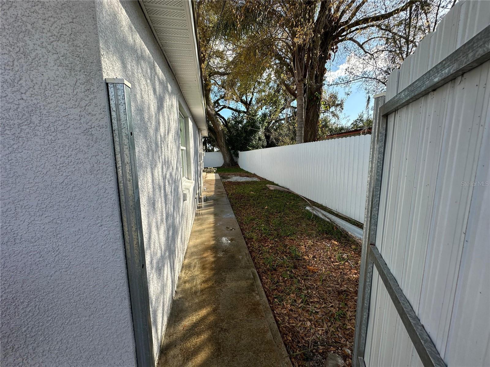 Image 23 of 28 For 4305 Henry Avenue