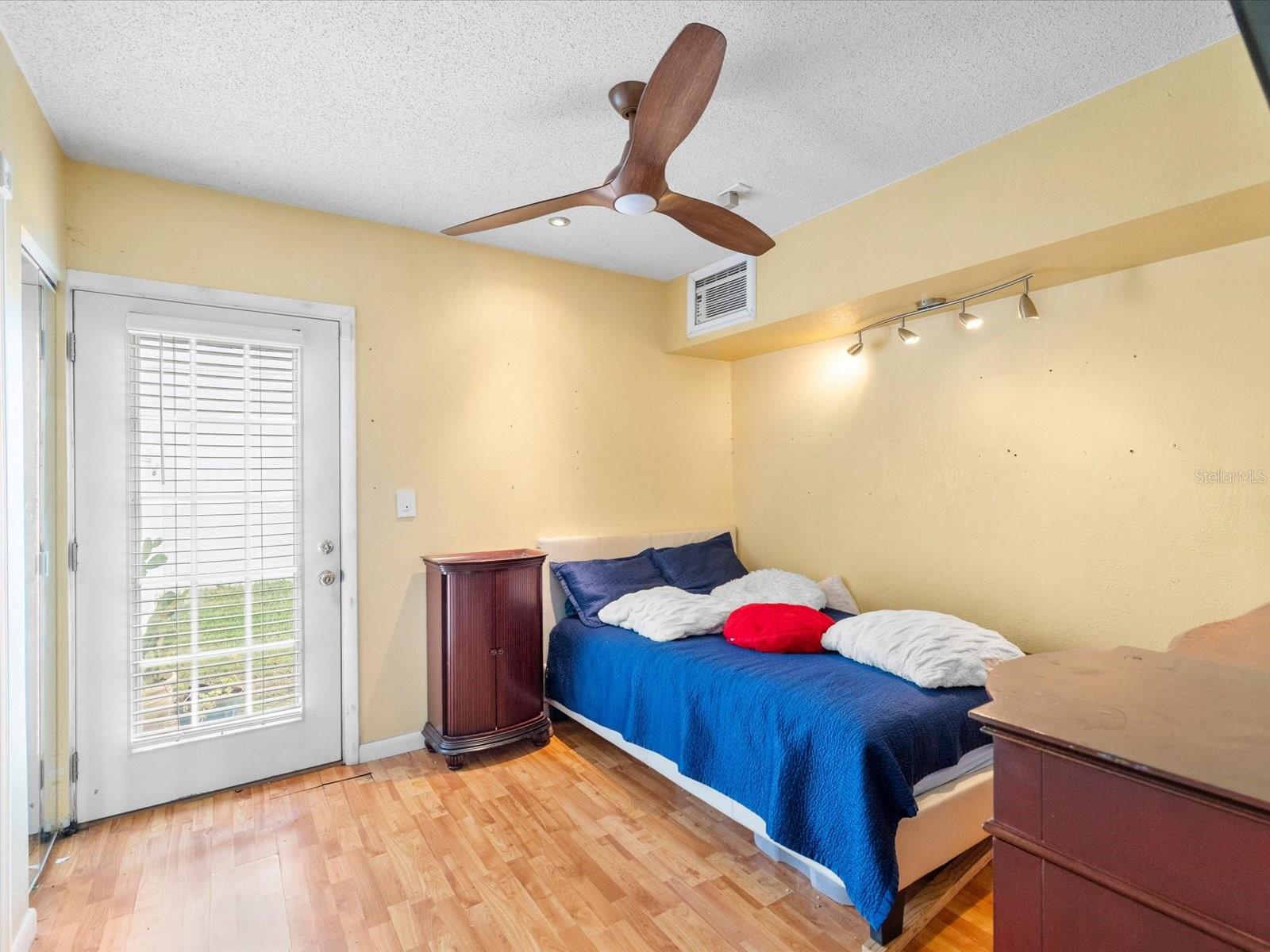 Image 33 of 71 For 11310 Glenmont Drive