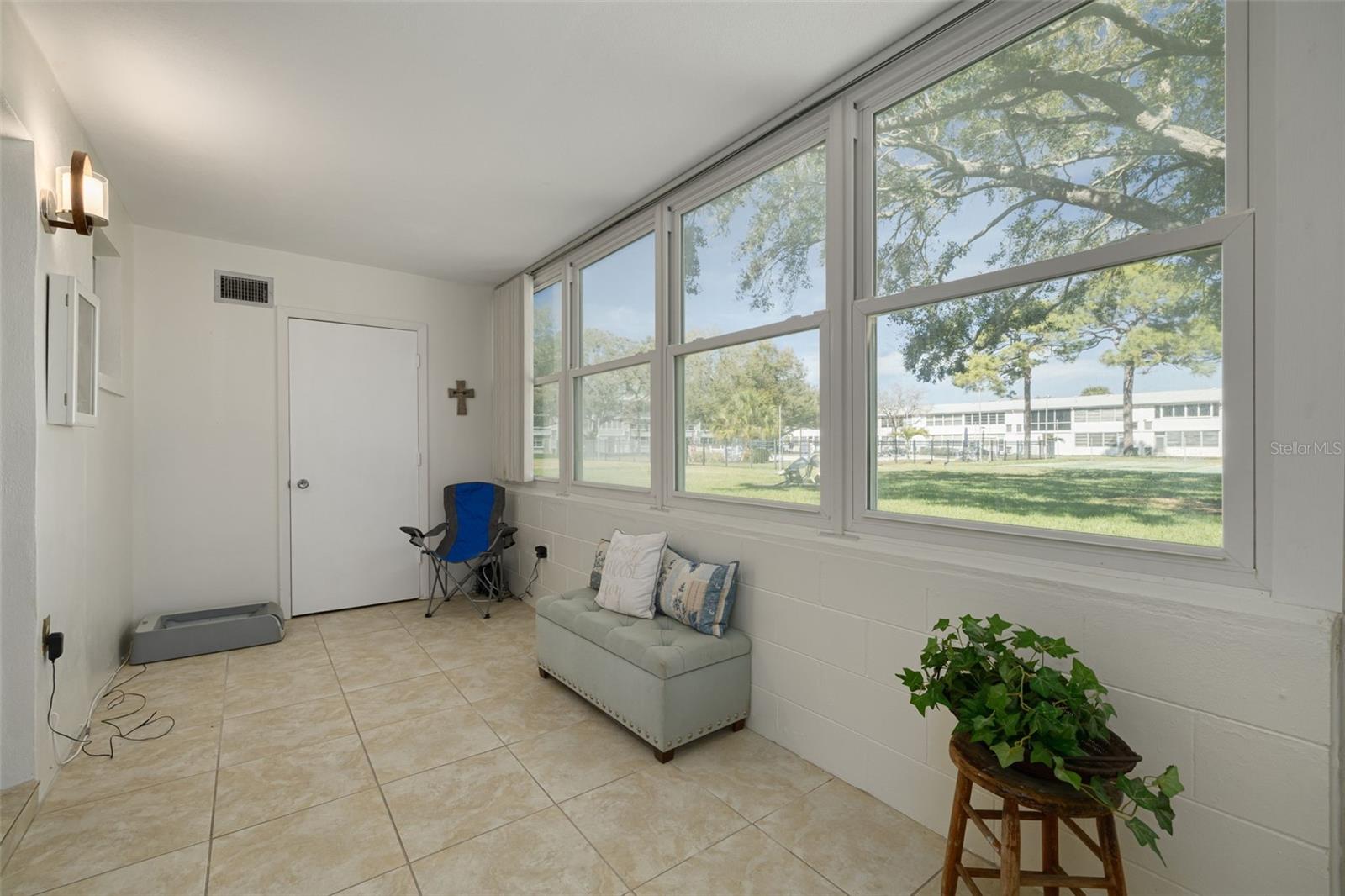 Image 14 of 34 For 1001 77th Avenue N 112