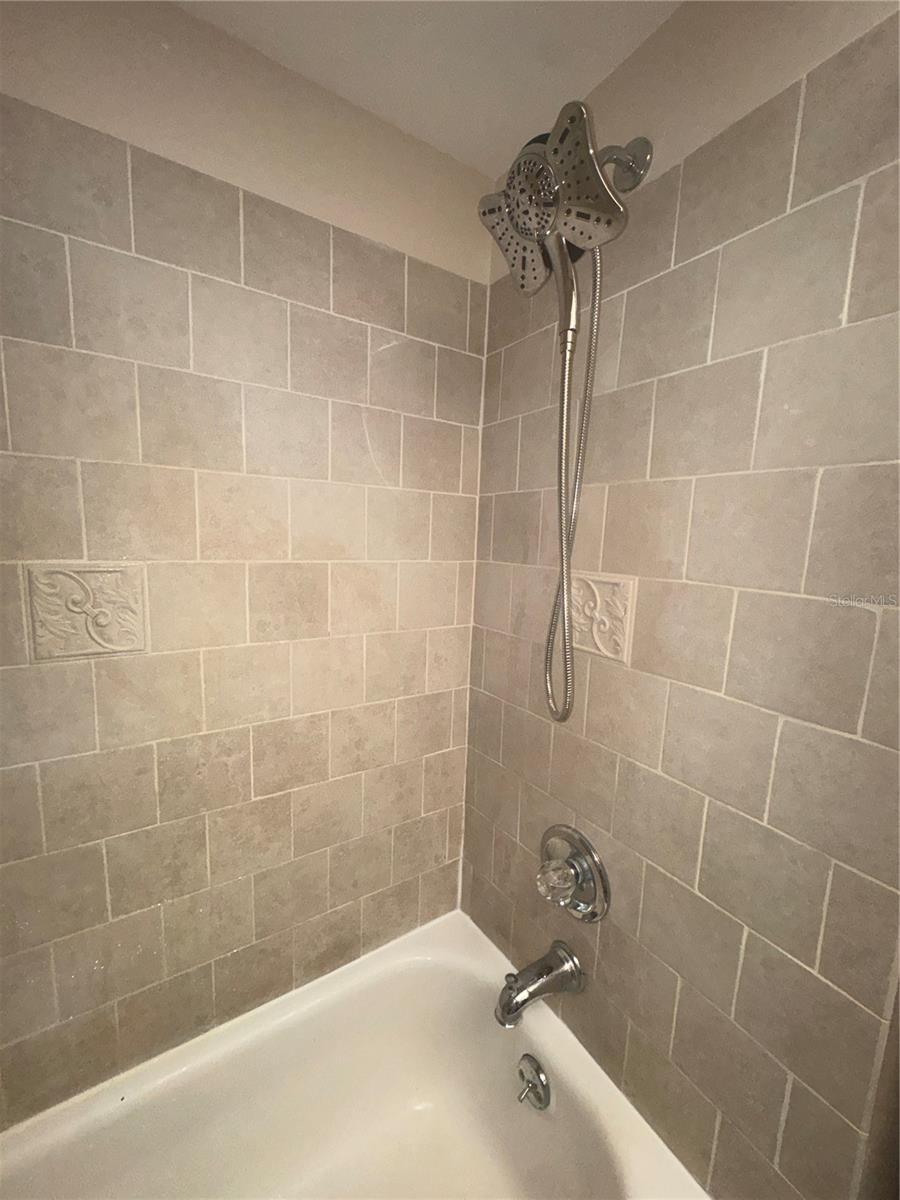 Image 7 of 9 For 5860 38th Avenue N 29