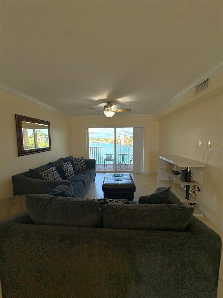 Image 21 of 40 For 11605 3rd Street E 306