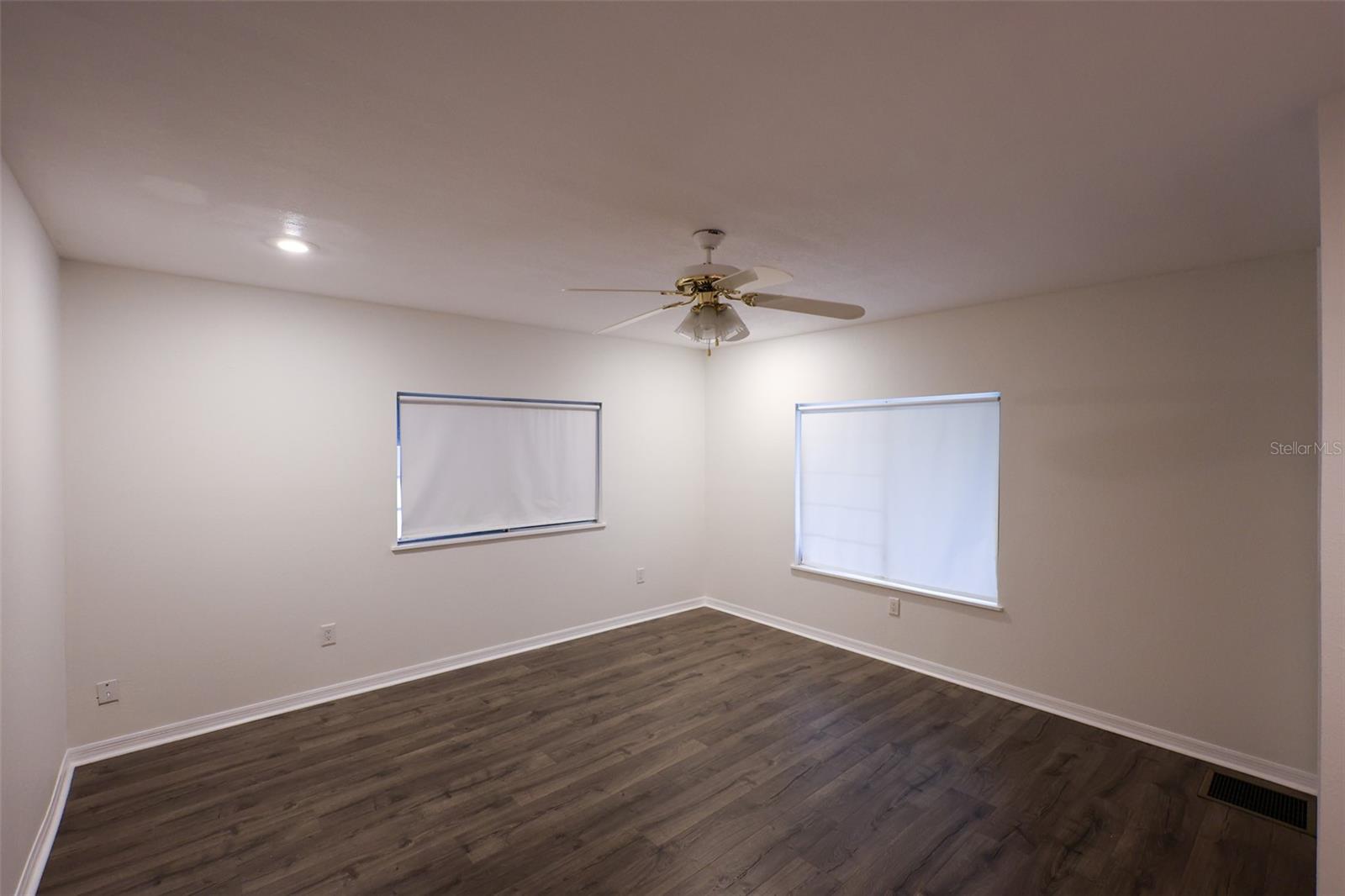 Image 14 of 31 For 248 Philadelphia Boulevard 55