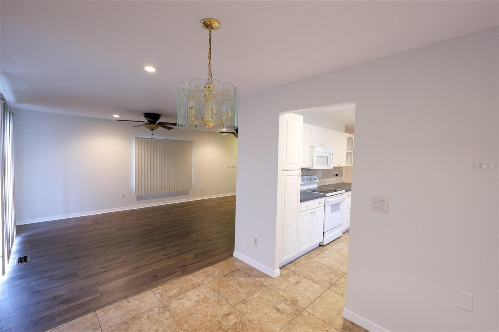 Image 28 of 31 For 248 Philadelphia Boulevard 55