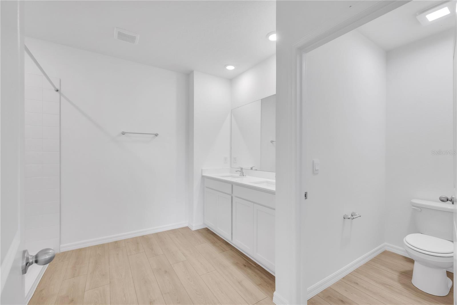 Image 14 of 33 For 32368 Evening Grove Court