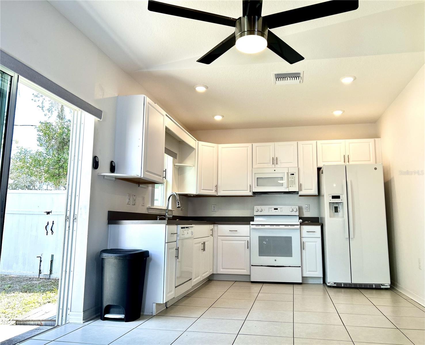 Image 16 of 19 For 4096 Thunderbird Avenue