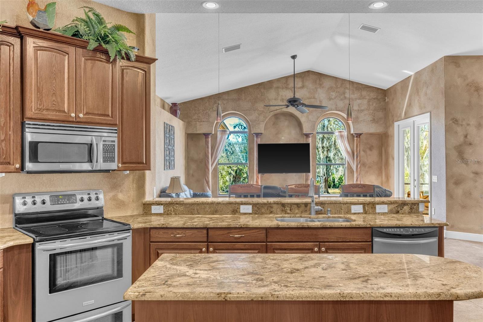 Image 33 of 86 For 13101 Shadow Run Boulevard