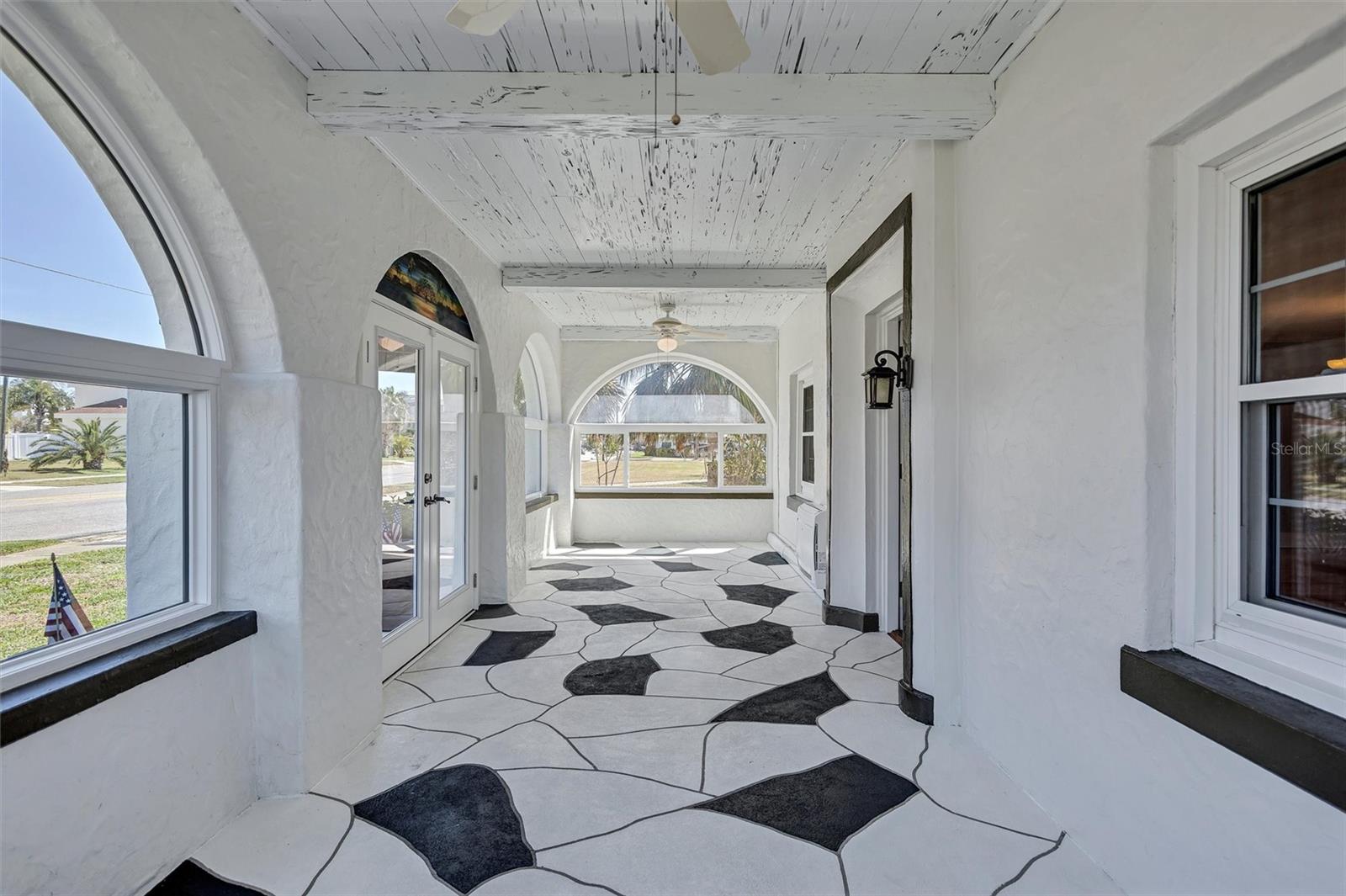 Image 13 of 76 For 120 Park Street N