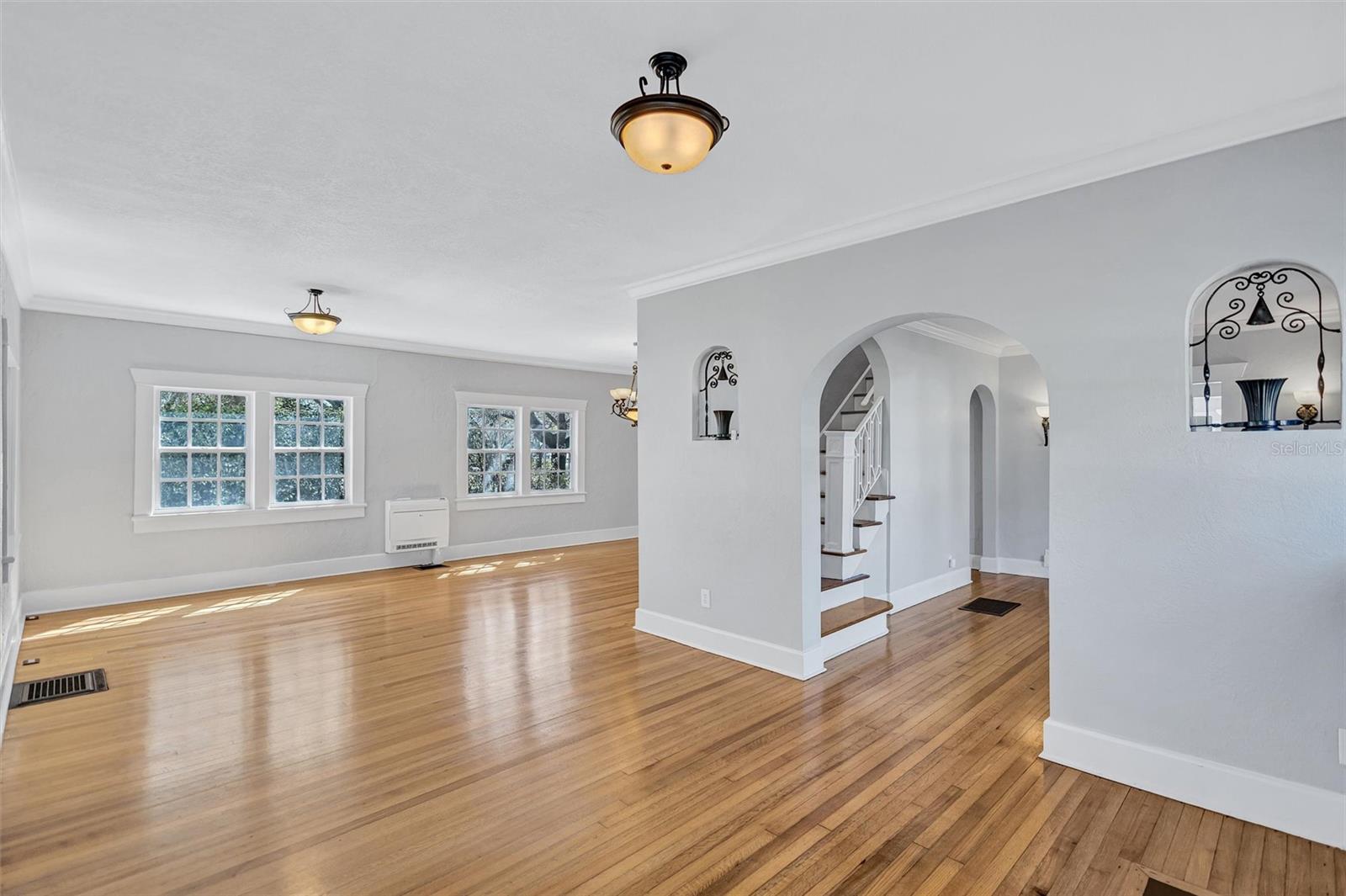 Image 17 of 76 For 120 Park Street N