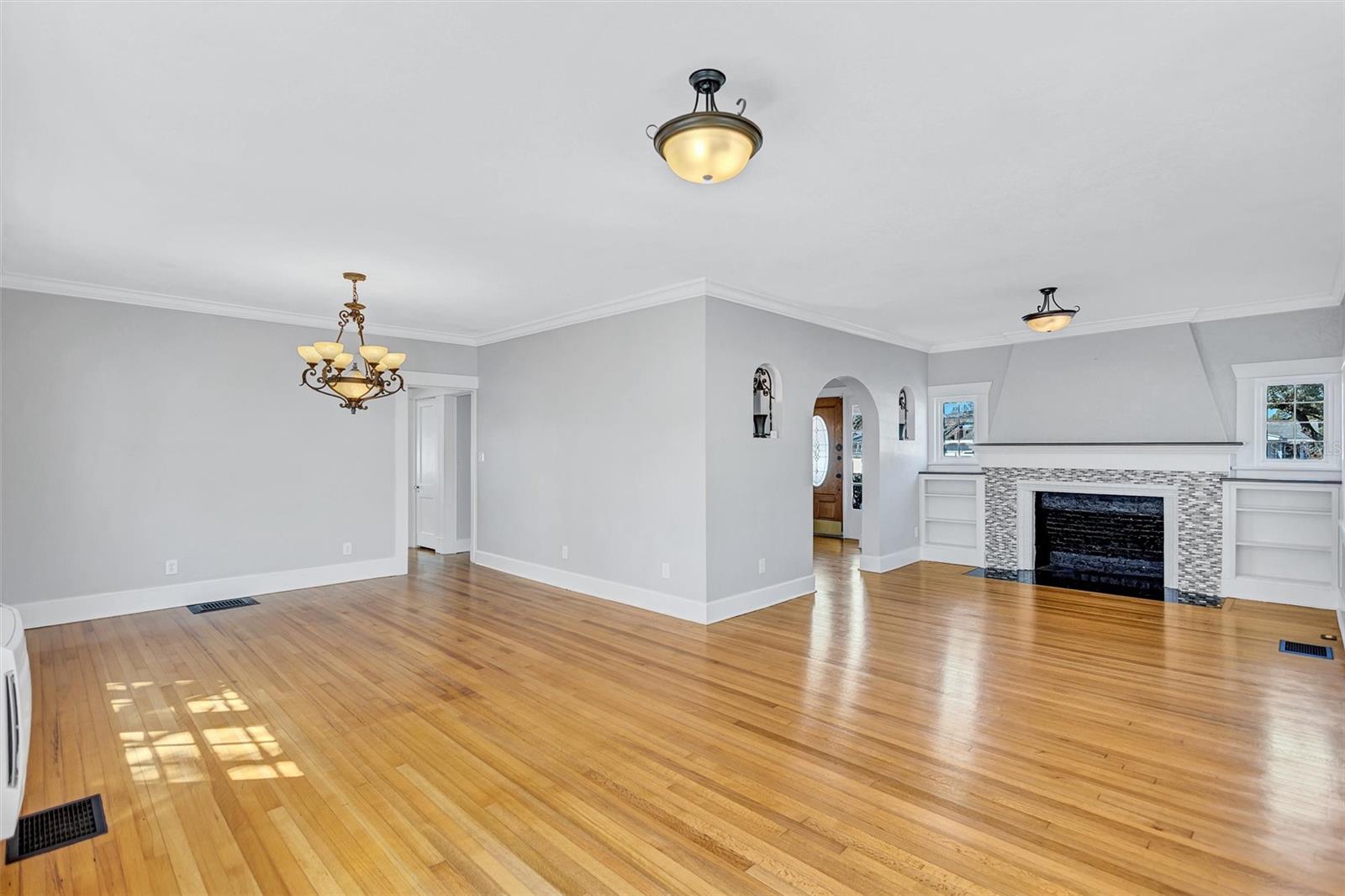 Image 18 of 76 For 120 Park Street N