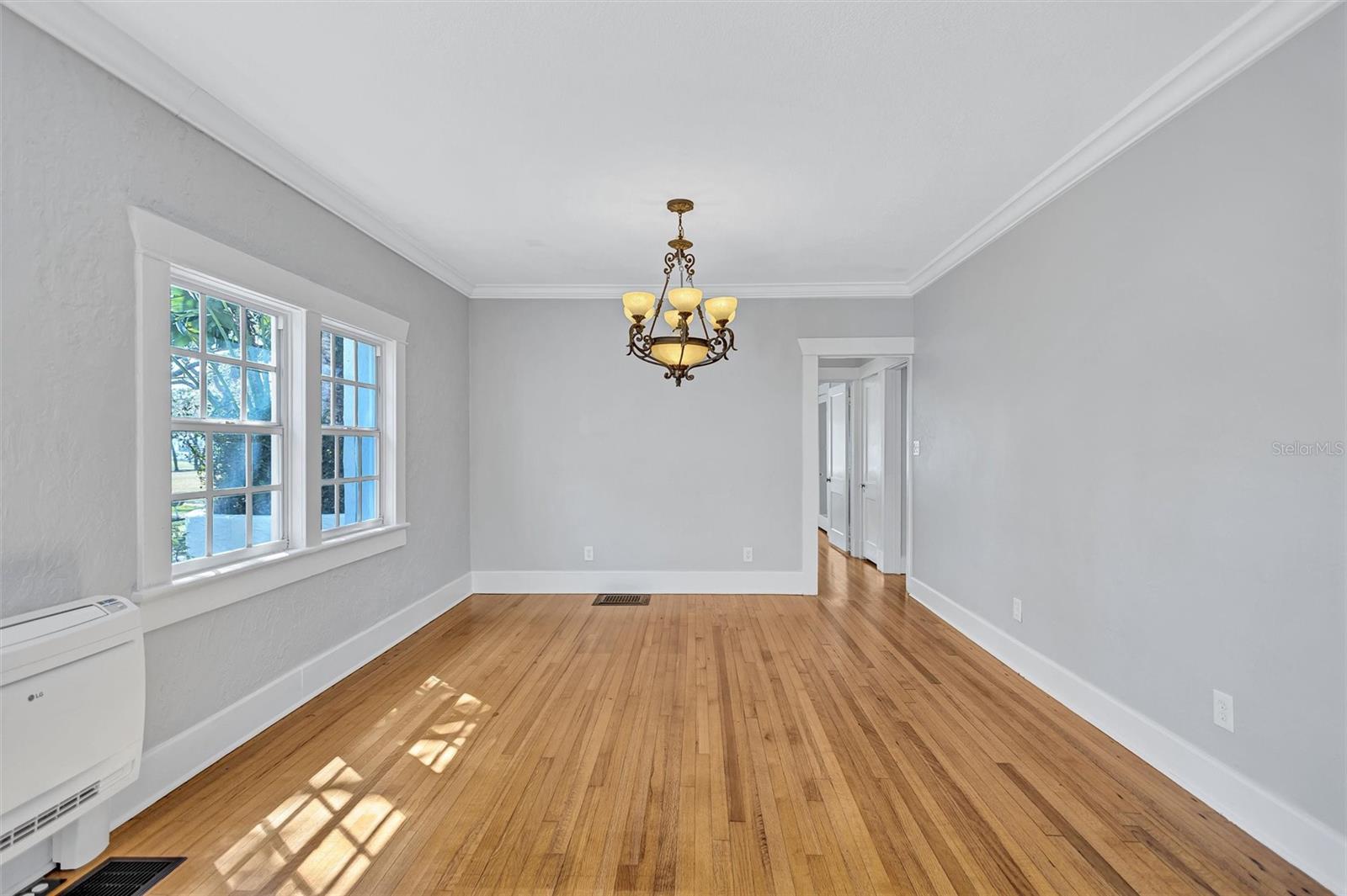 Image 19 of 76 For 120 Park Street N