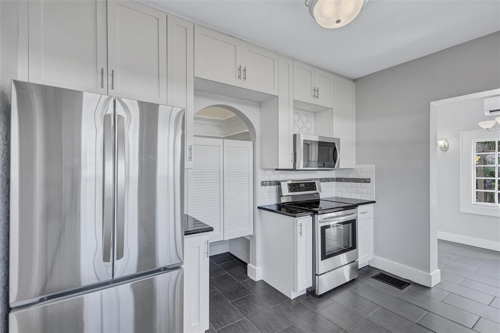 Image 28 of 76 For 120 Park Street N