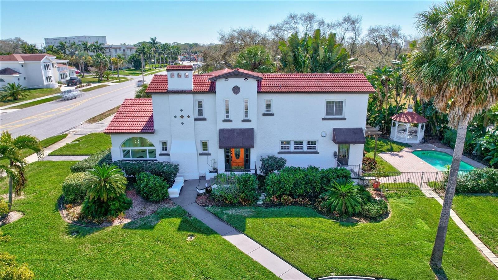 Image 3 of 76 For 120 Park Street N