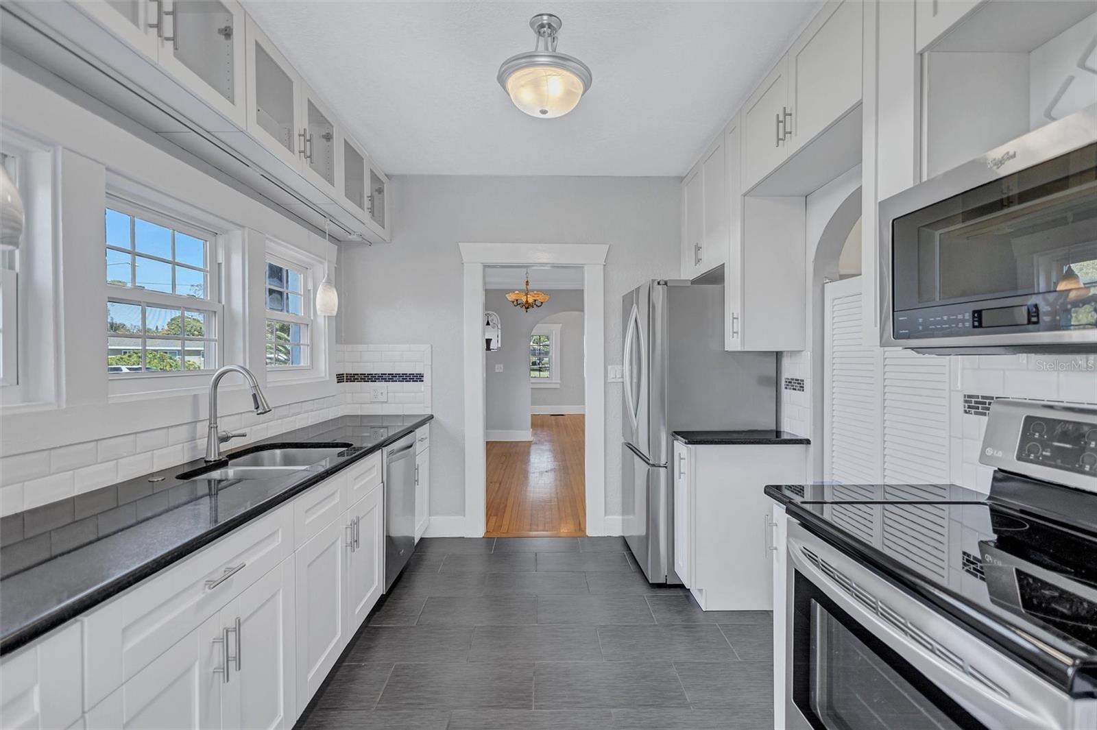 Image 33 of 76 For 120 Park Street N