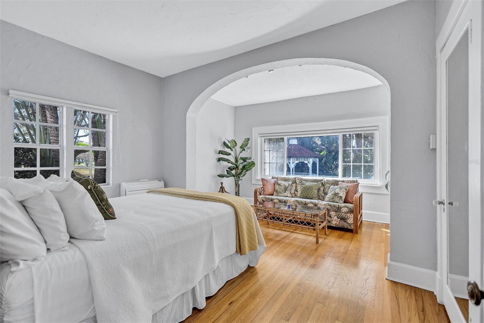 Image 39 of 76 For 120 Park Street N