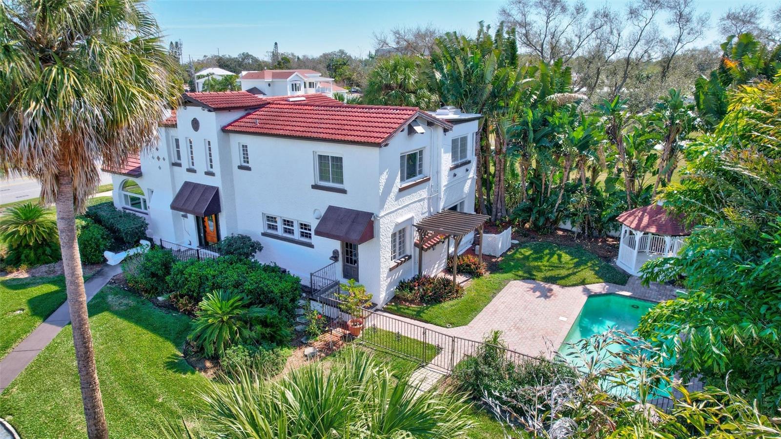 Image 4 of 76 For 120 Park Street N