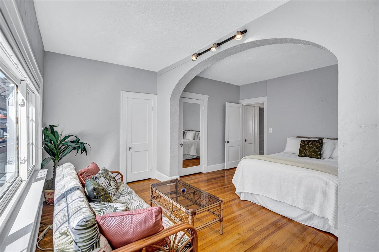 Image 41 of 76 For 120 Park Street N