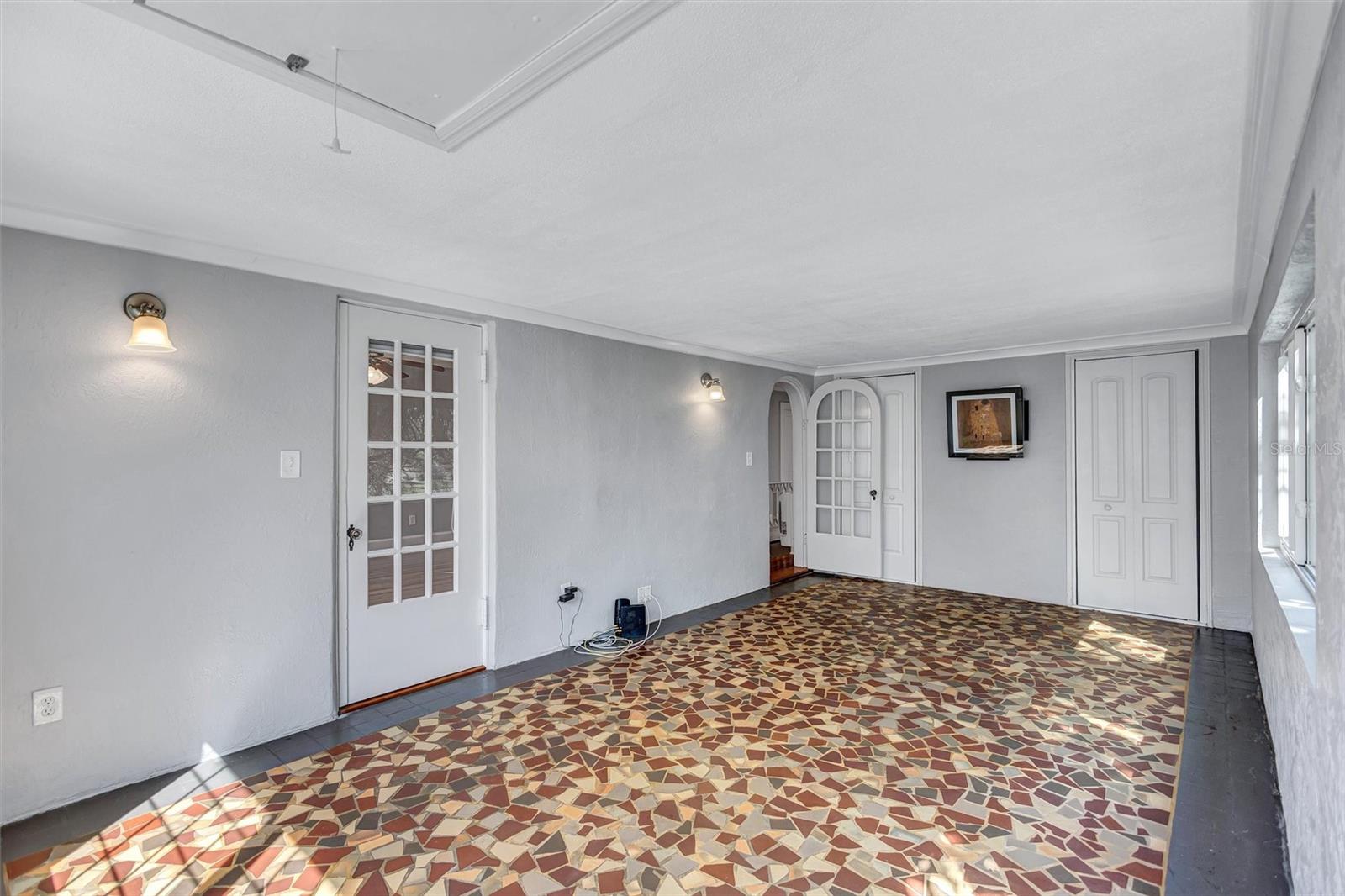 Image 54 of 76 For 120 Park Street N