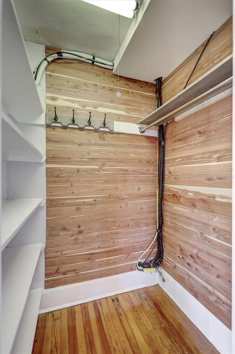 Image 61 of 76 For 120 Park Street N