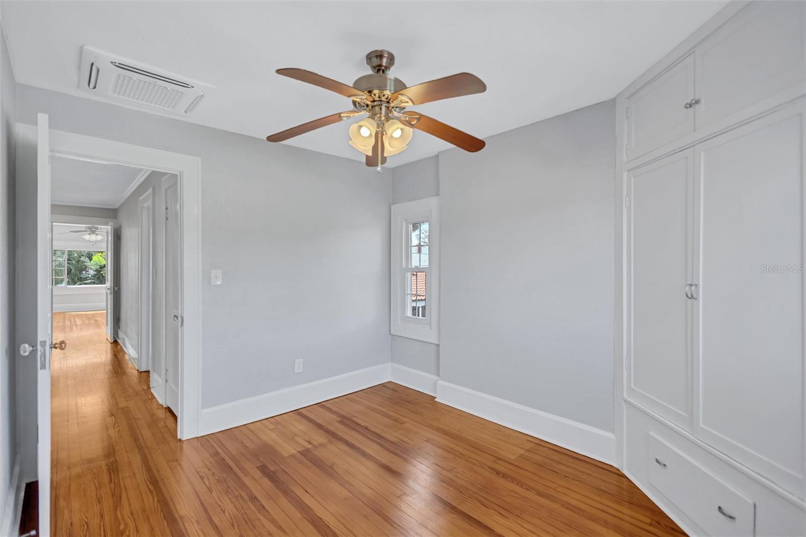 Image 63 of 76 For 120 Park Street N