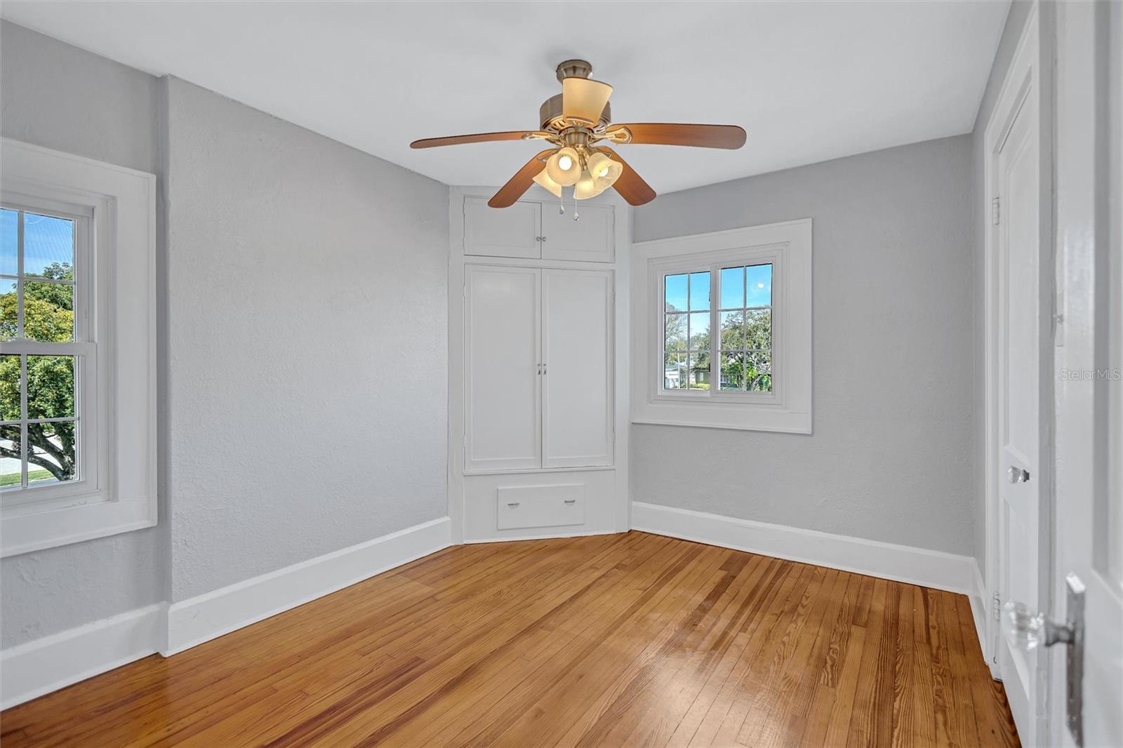 Image 64 of 76 For 120 Park Street N