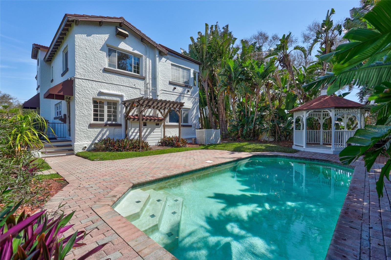 Image 72 of 76 For 120 Park Street N