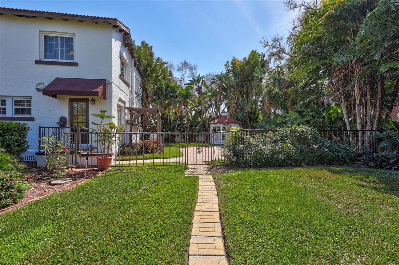 Image 73 of 76 For 120 Park Street N