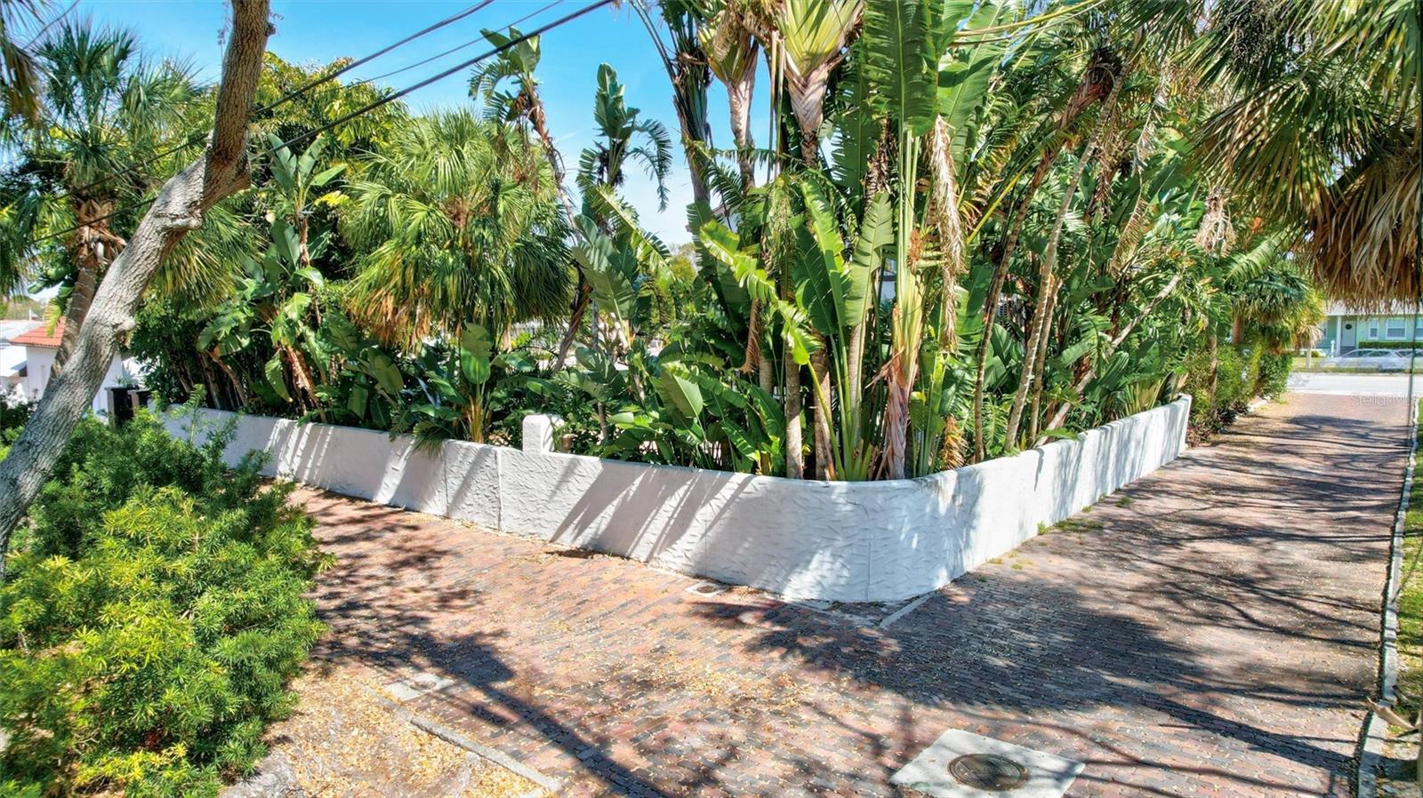 Image 74 of 76 For 120 Park Street N