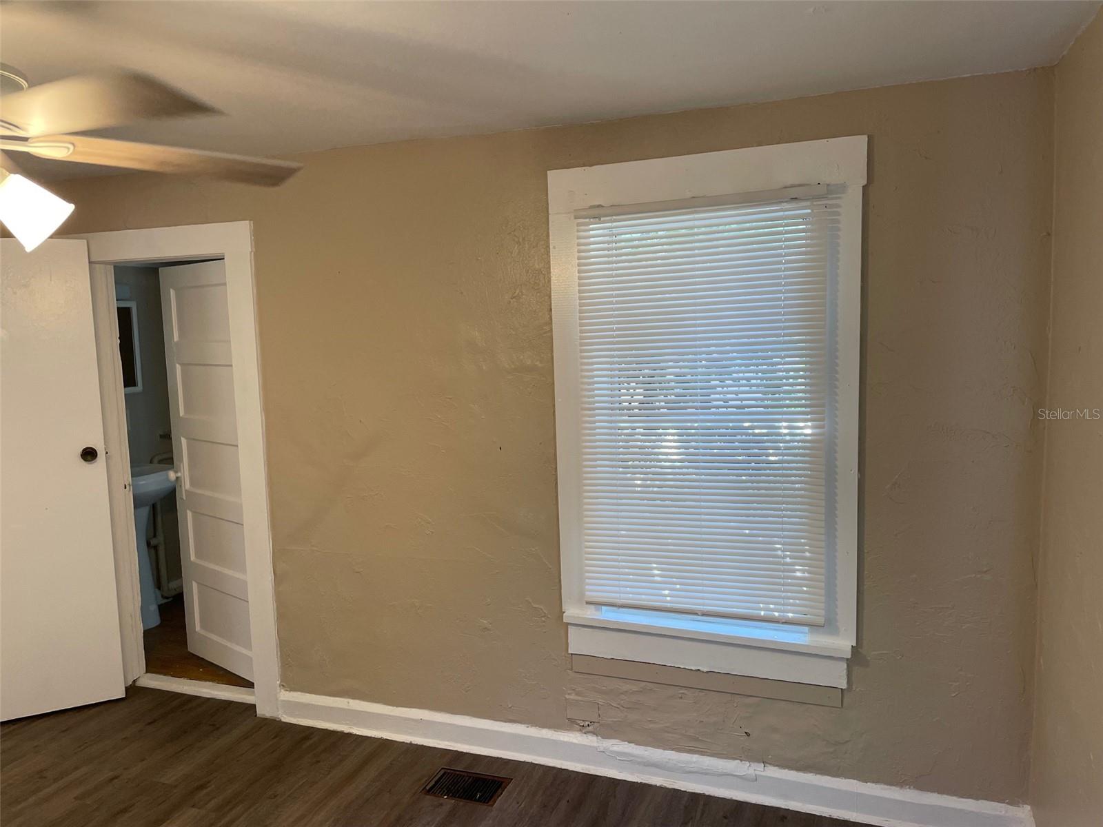 Image 11 of 14 For 2010 28th Avenue N