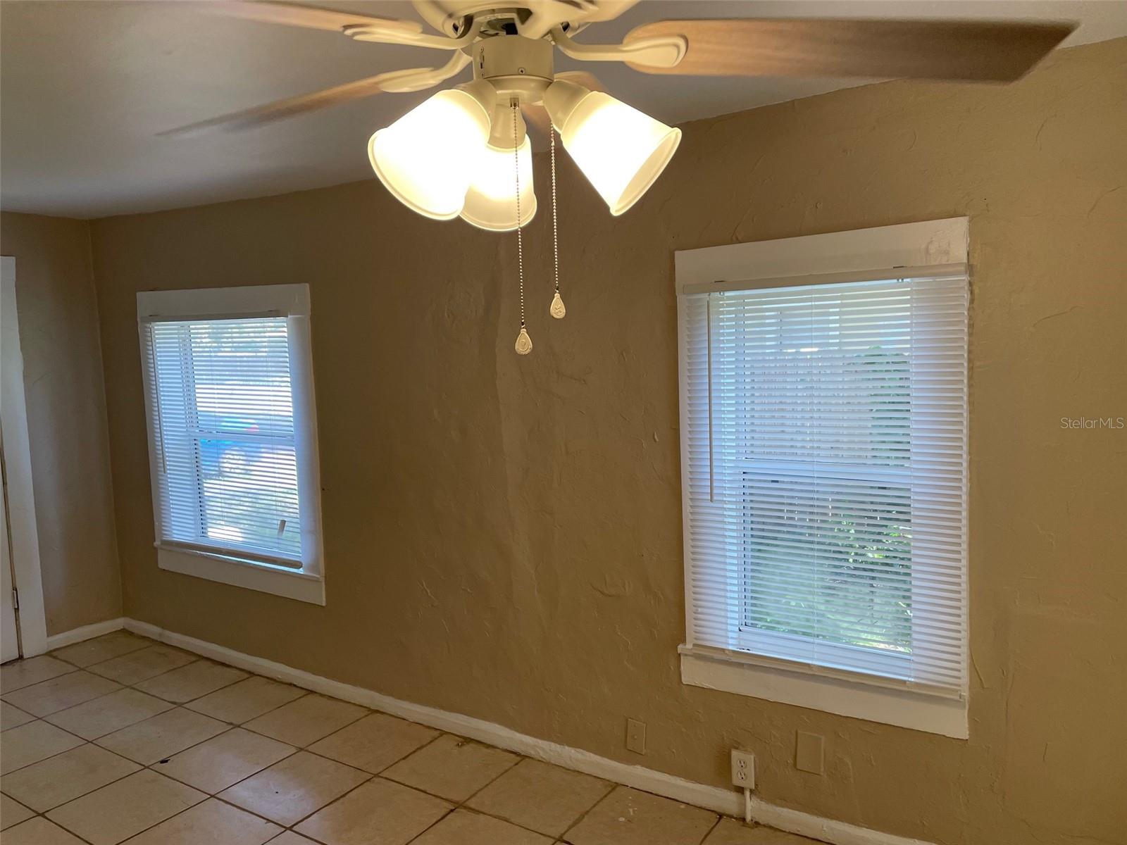 Image 4 of 14 For 2010 28th Avenue N