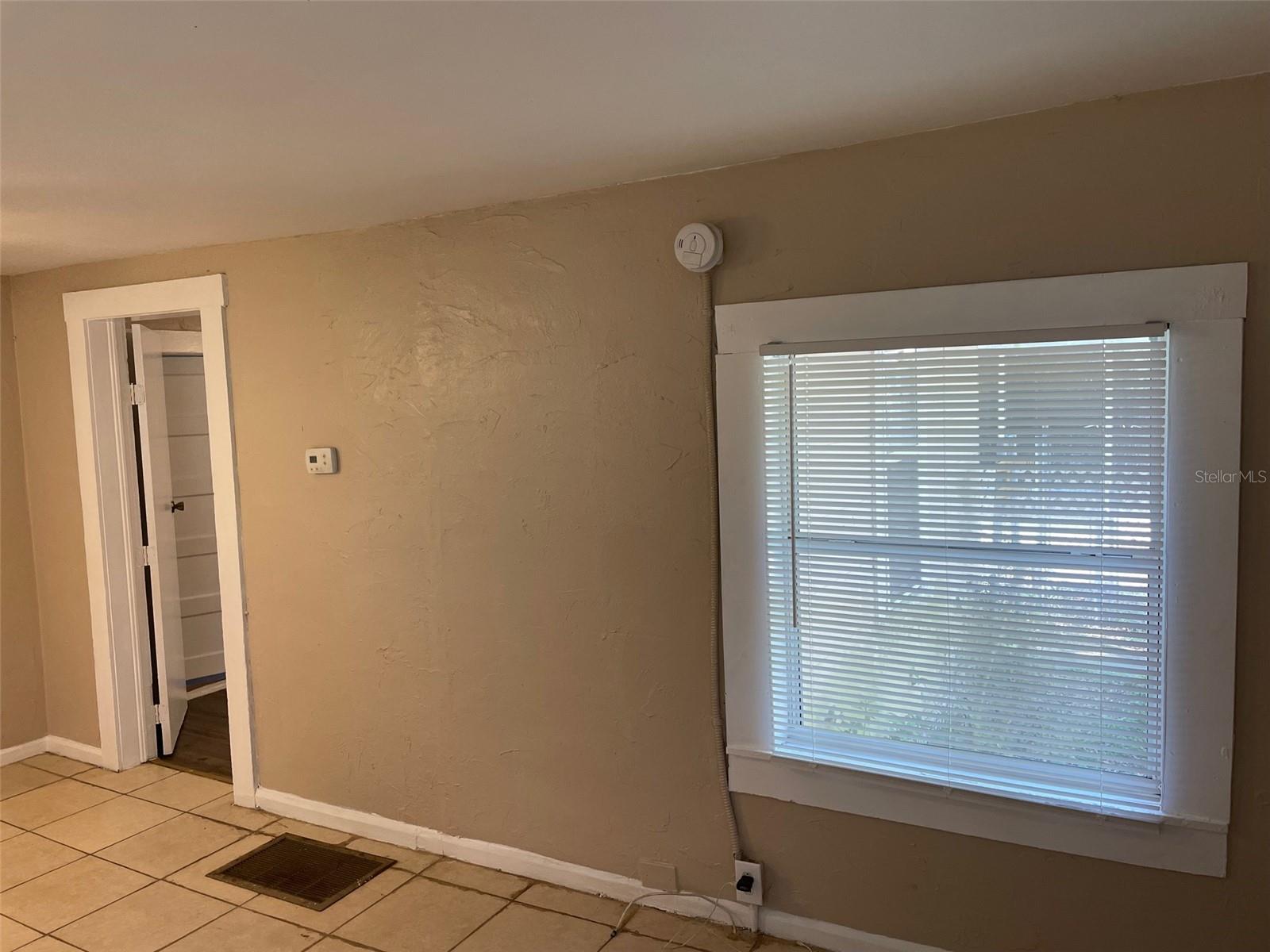 Image 5 of 14 For 2010 28th Avenue N