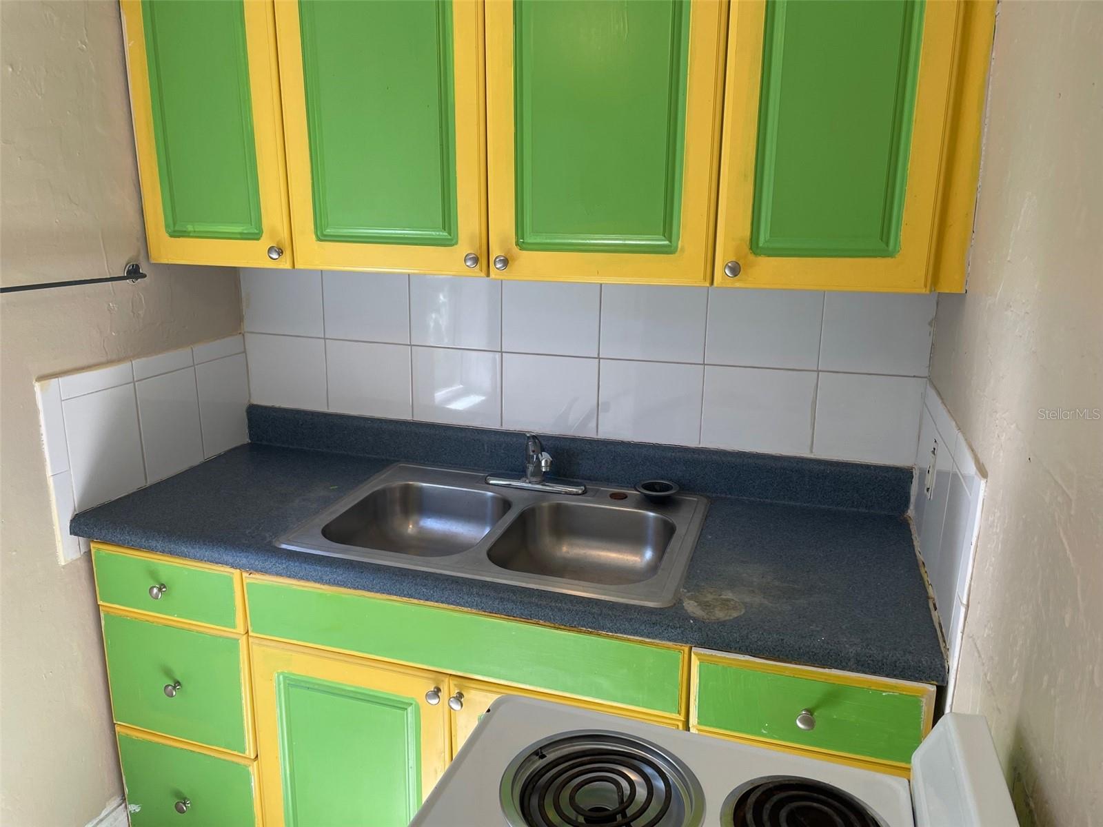 Image 6 of 14 For 2010 28th Avenue N