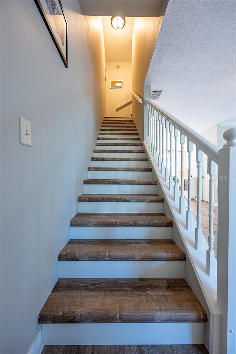 Image 17 of 51 For 510 Ryans Woods Lane