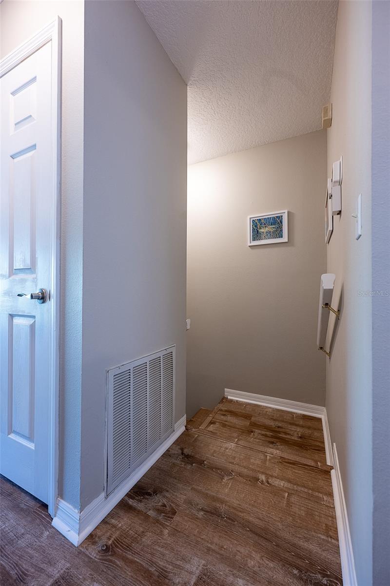 Image 18 of 51 For 510 Ryans Woods Lane