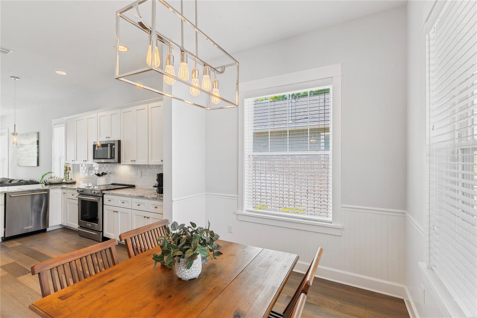 Image 14 of 41 For 502 Osborne Avenue