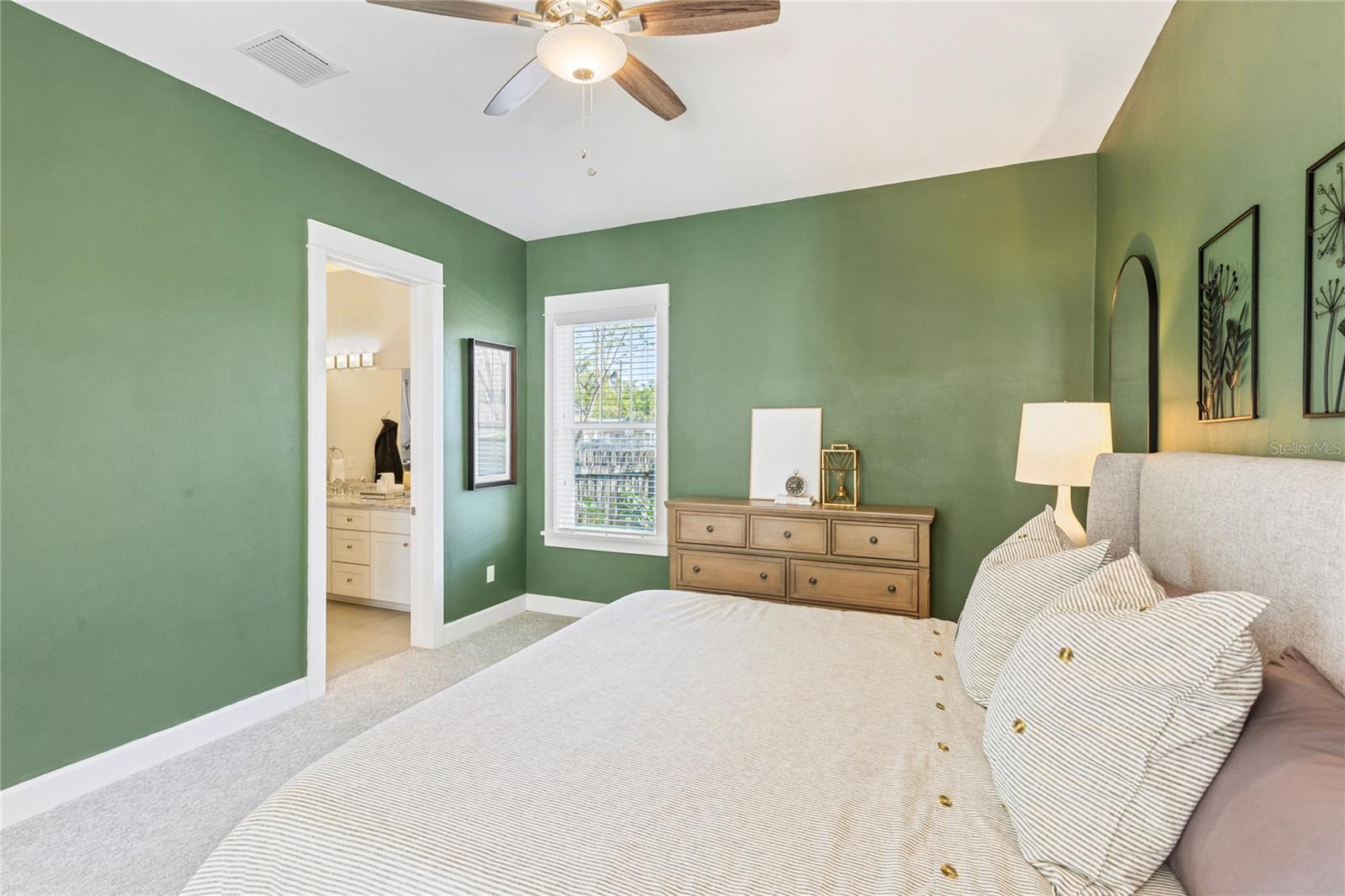 Image 17 of 41 For 502 Osborne Avenue