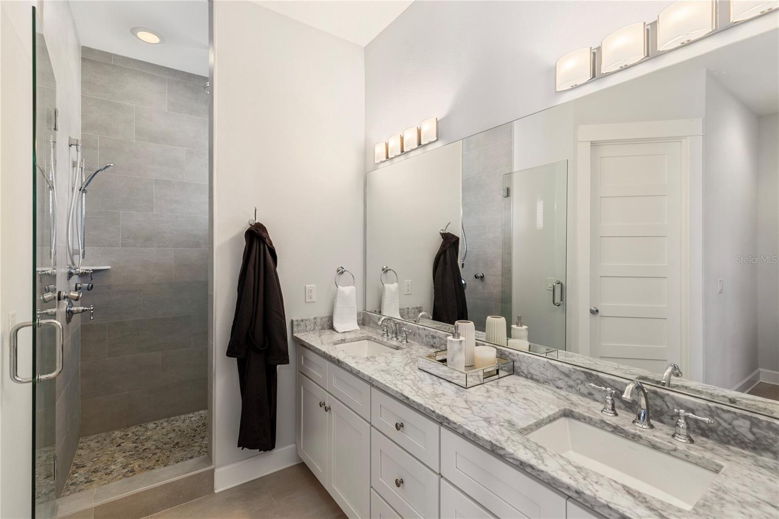 Image 19 of 41 For 502 Osborne Avenue