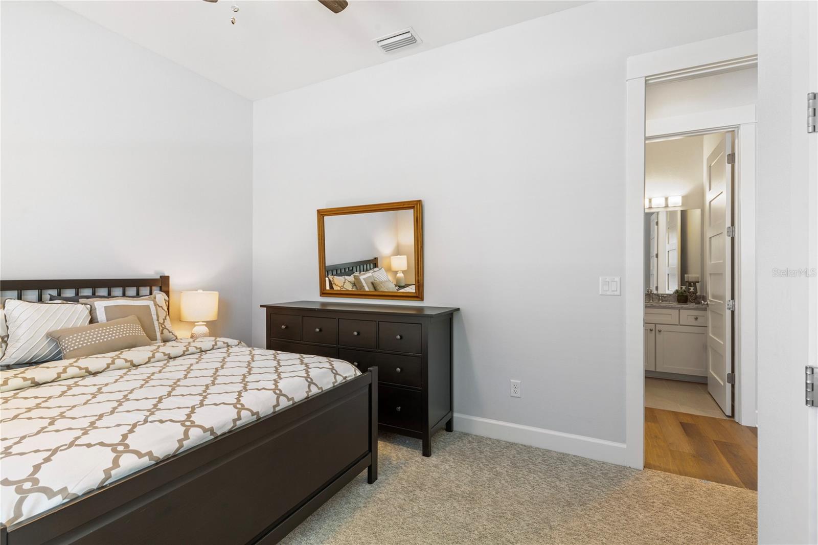 Image 23 of 41 For 502 Osborne Avenue